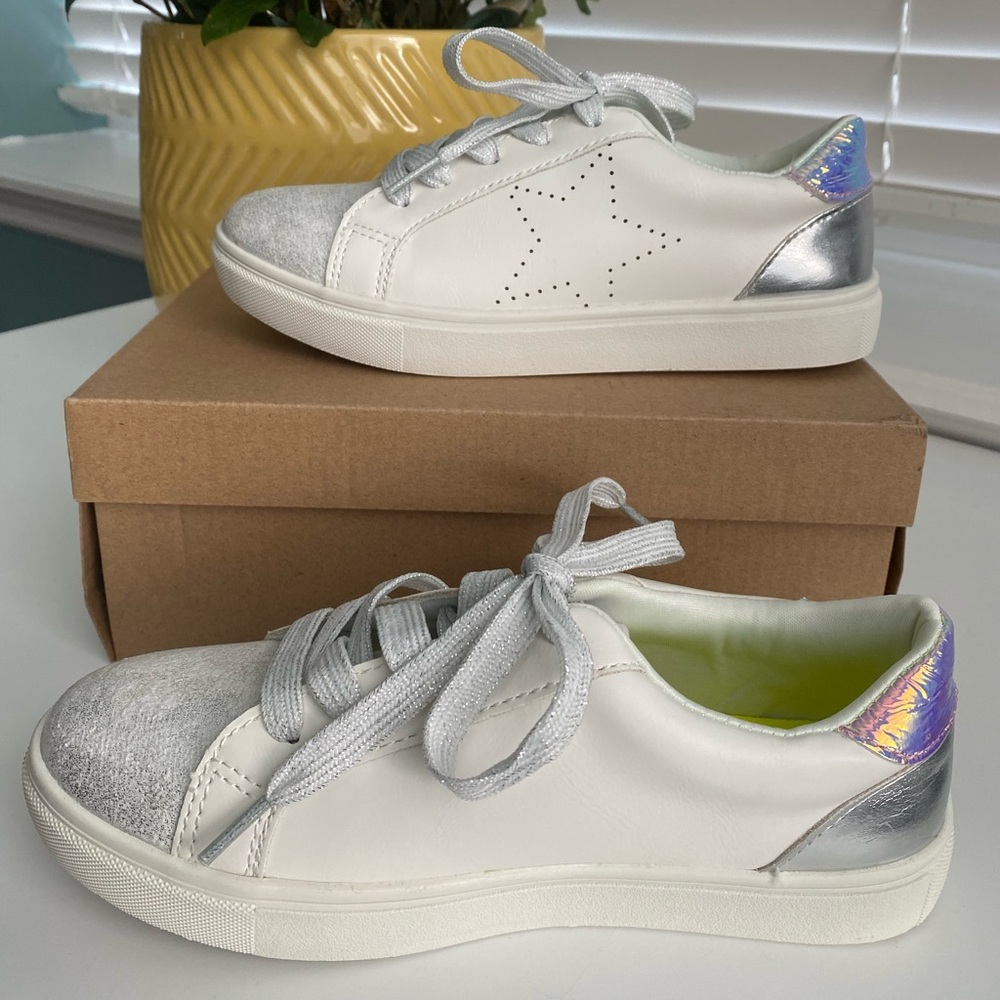 Steve Madden Kids Star Sneakers (NWT) 👟